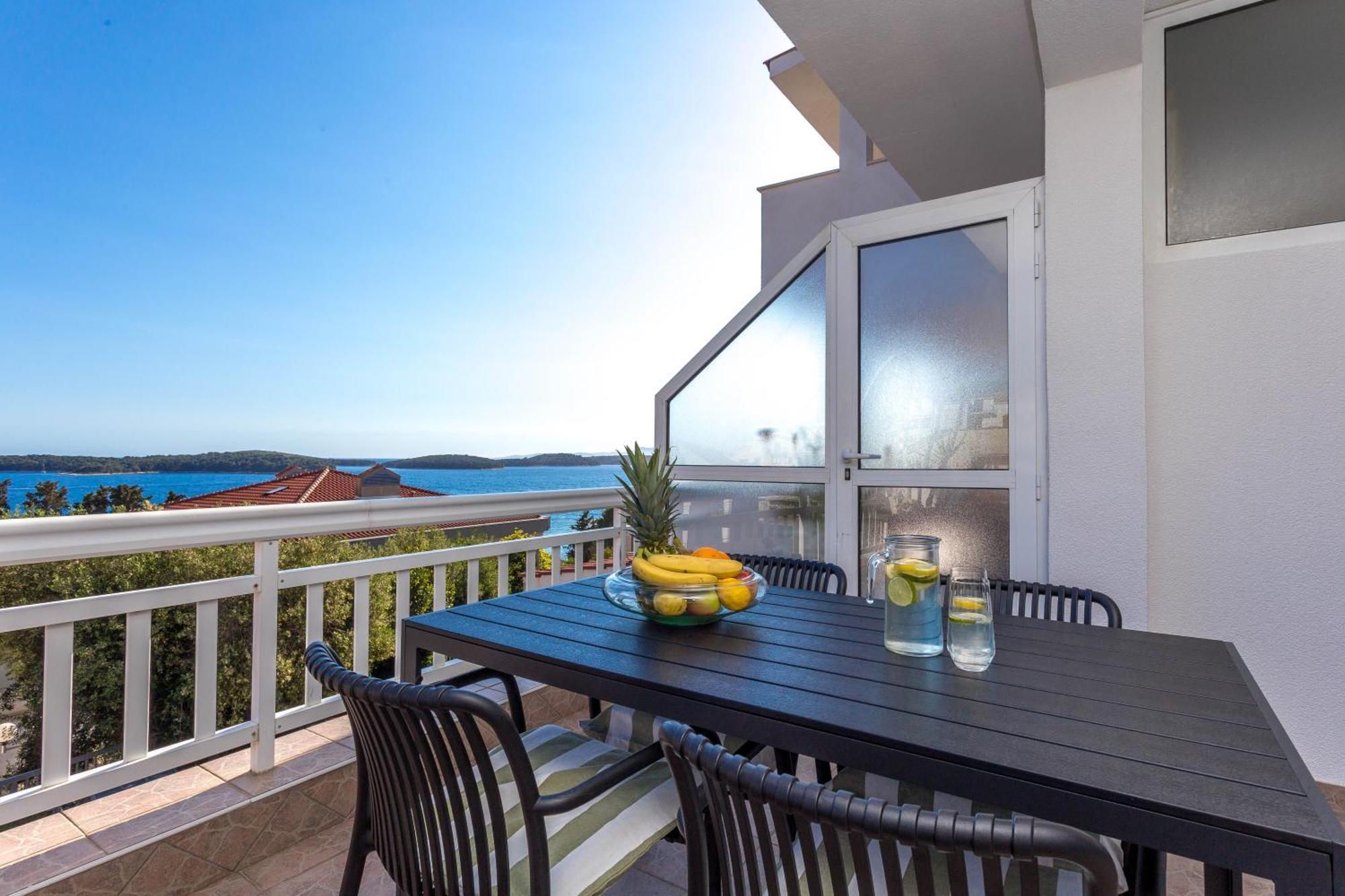 Hvar Pavicic Top View Apartments 赫瓦尔 外观 照片